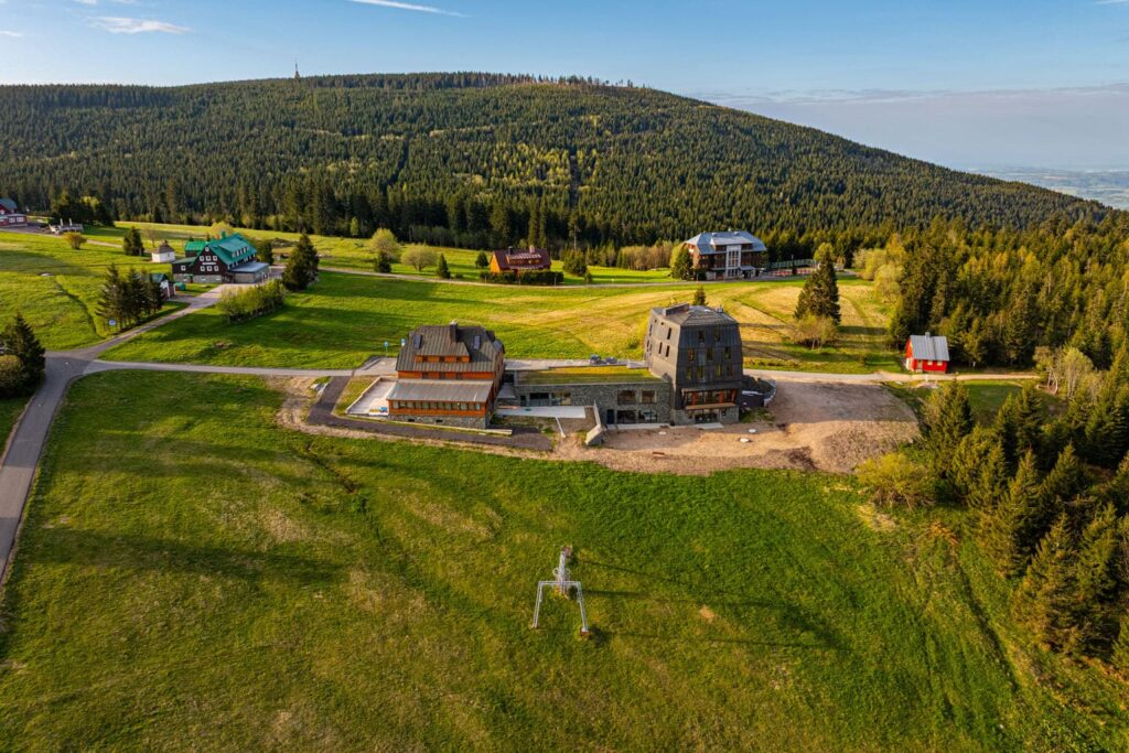 DJI_20250508070339_0610_D-HDR
