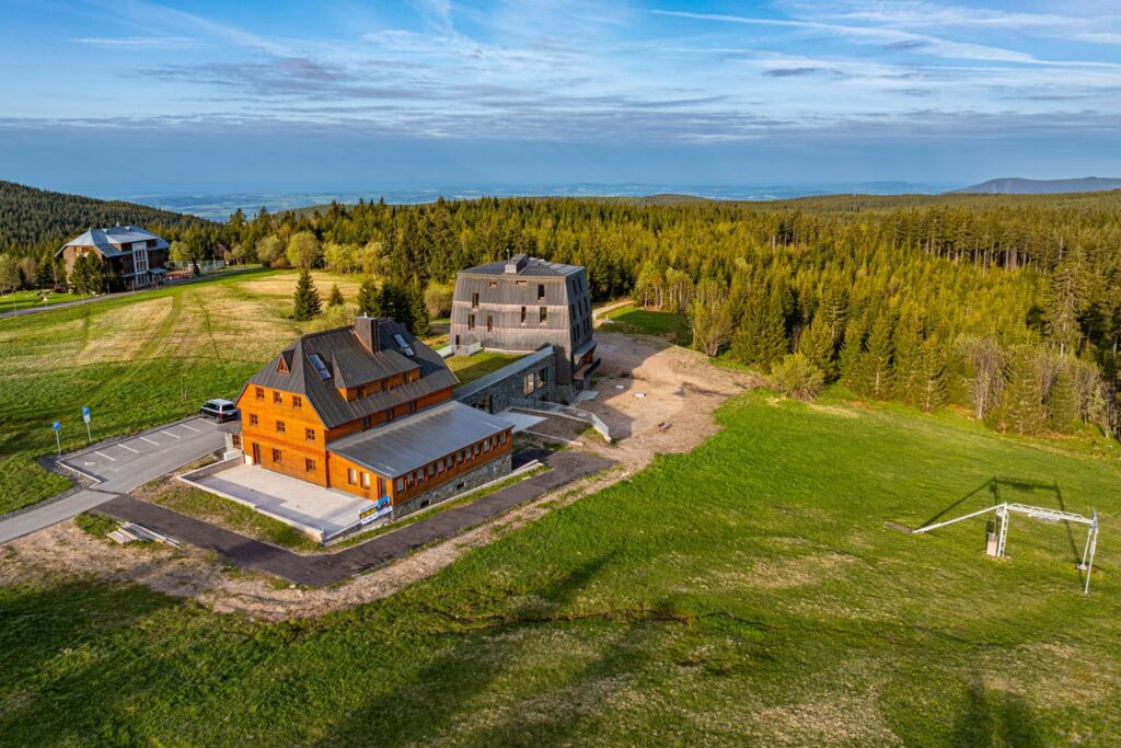 DJI_20250508070438_0615_D-HDR